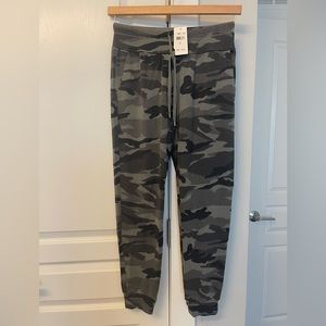 Splendid camo joggers